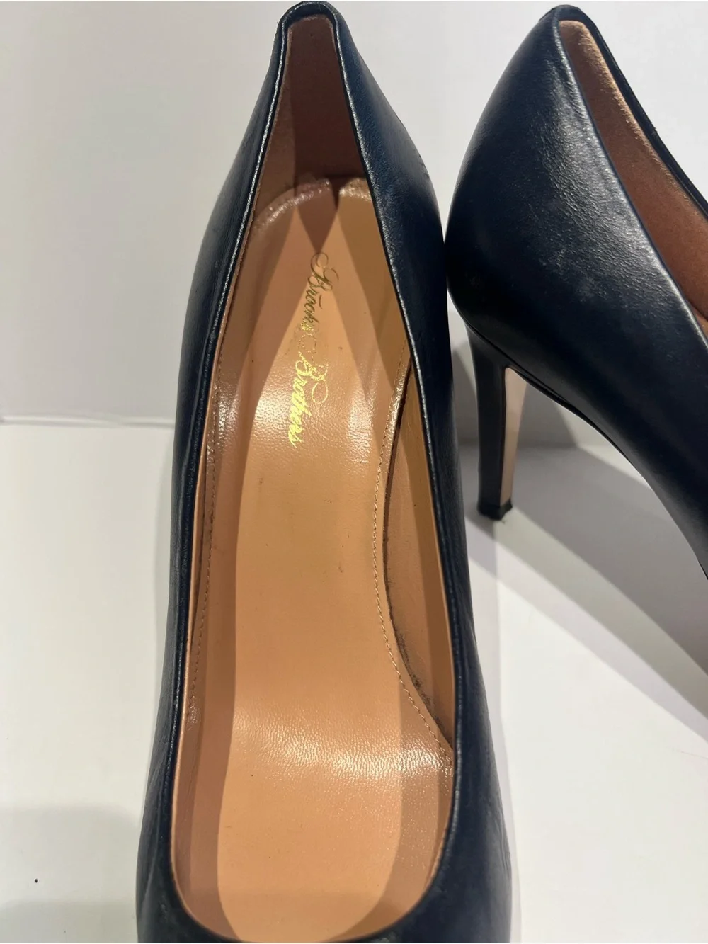 Brooks Brothers Black Leather Pointed-Toe Pumps